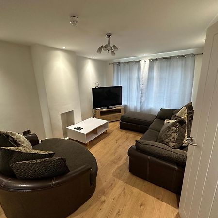 5 Bedroom House In Orpington Esterno foto
