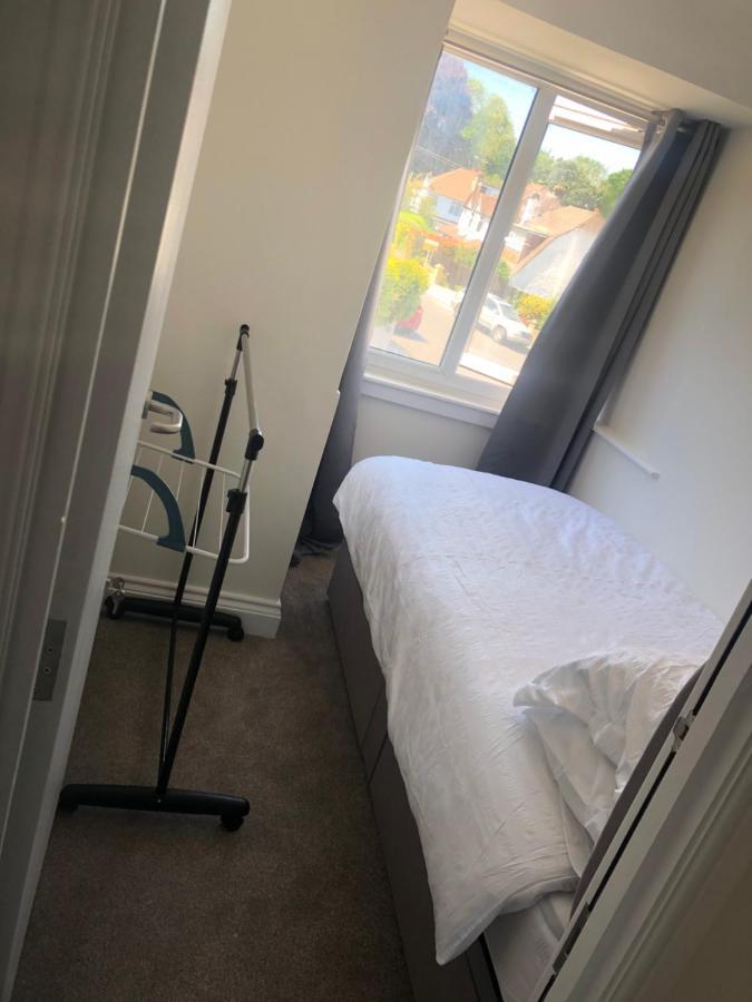 5 Bedroom House In Orpington Esterno foto