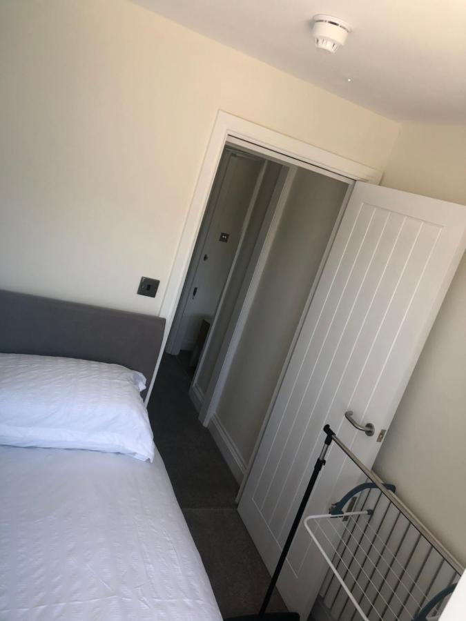 5 Bedroom House In Orpington Esterno foto