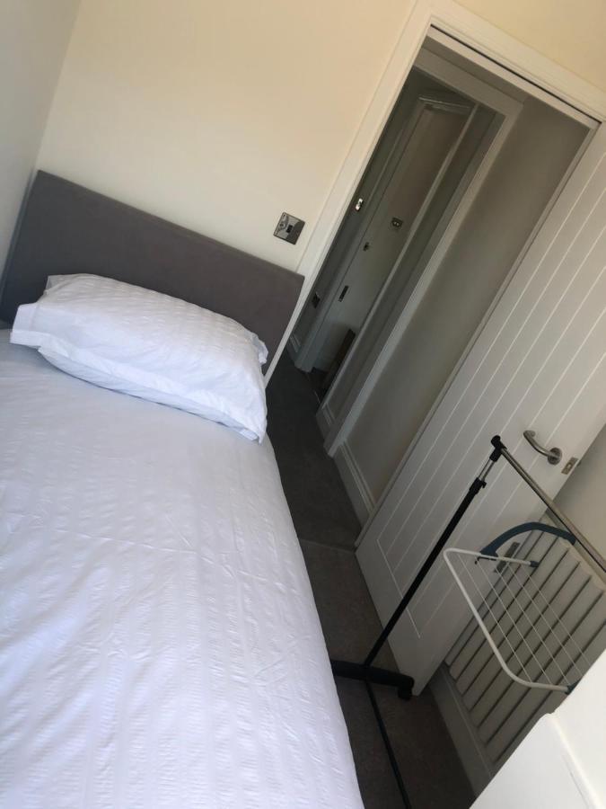 5 Bedroom House In Orpington Esterno foto