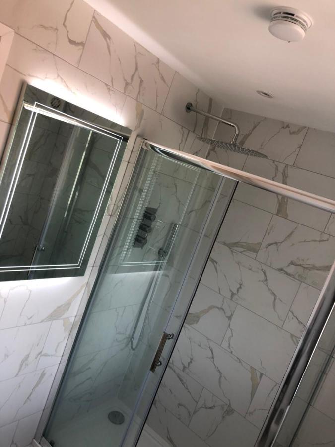 5 Bedroom House In Orpington Esterno foto