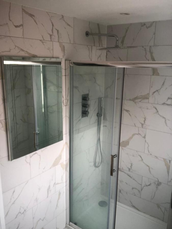 5 Bedroom House In Orpington Esterno foto