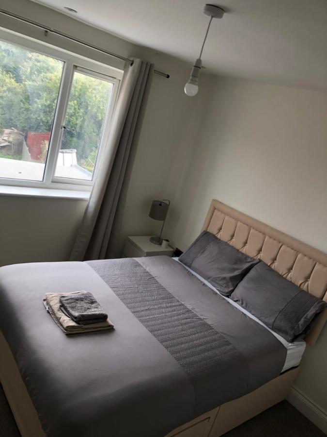 5 Bedroom House In Orpington Esterno foto