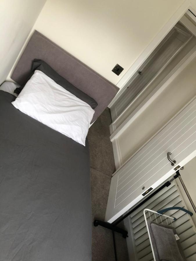 5 Bedroom House In Orpington Esterno foto
