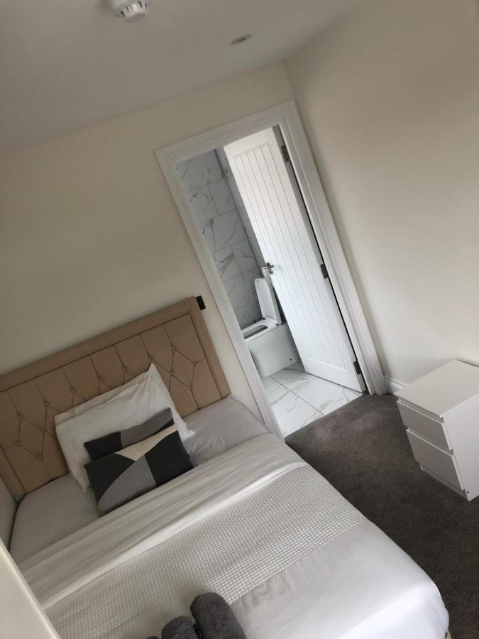 5 Bedroom House In Orpington Esterno foto