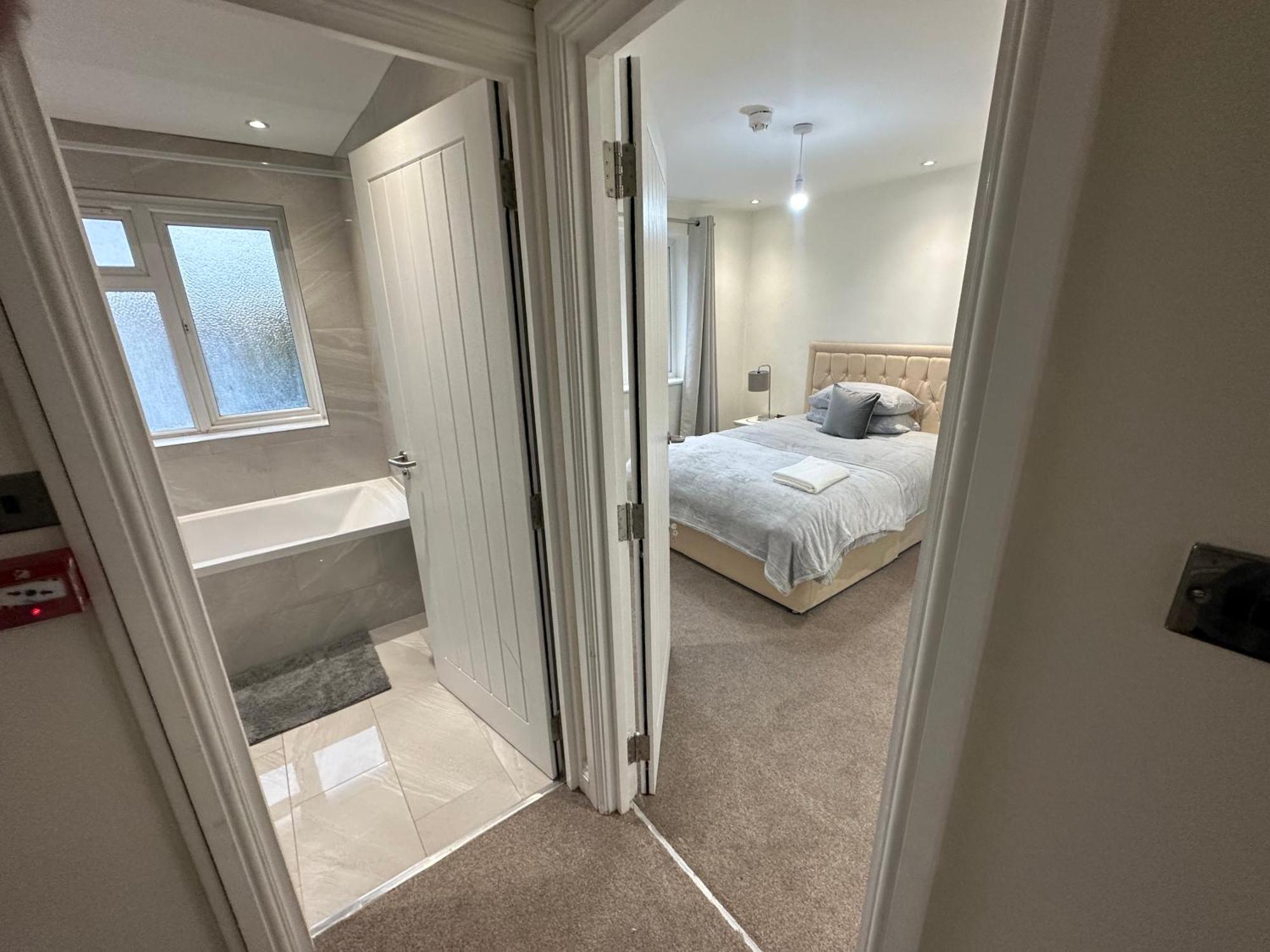 5 Bedroom House In Orpington Esterno foto