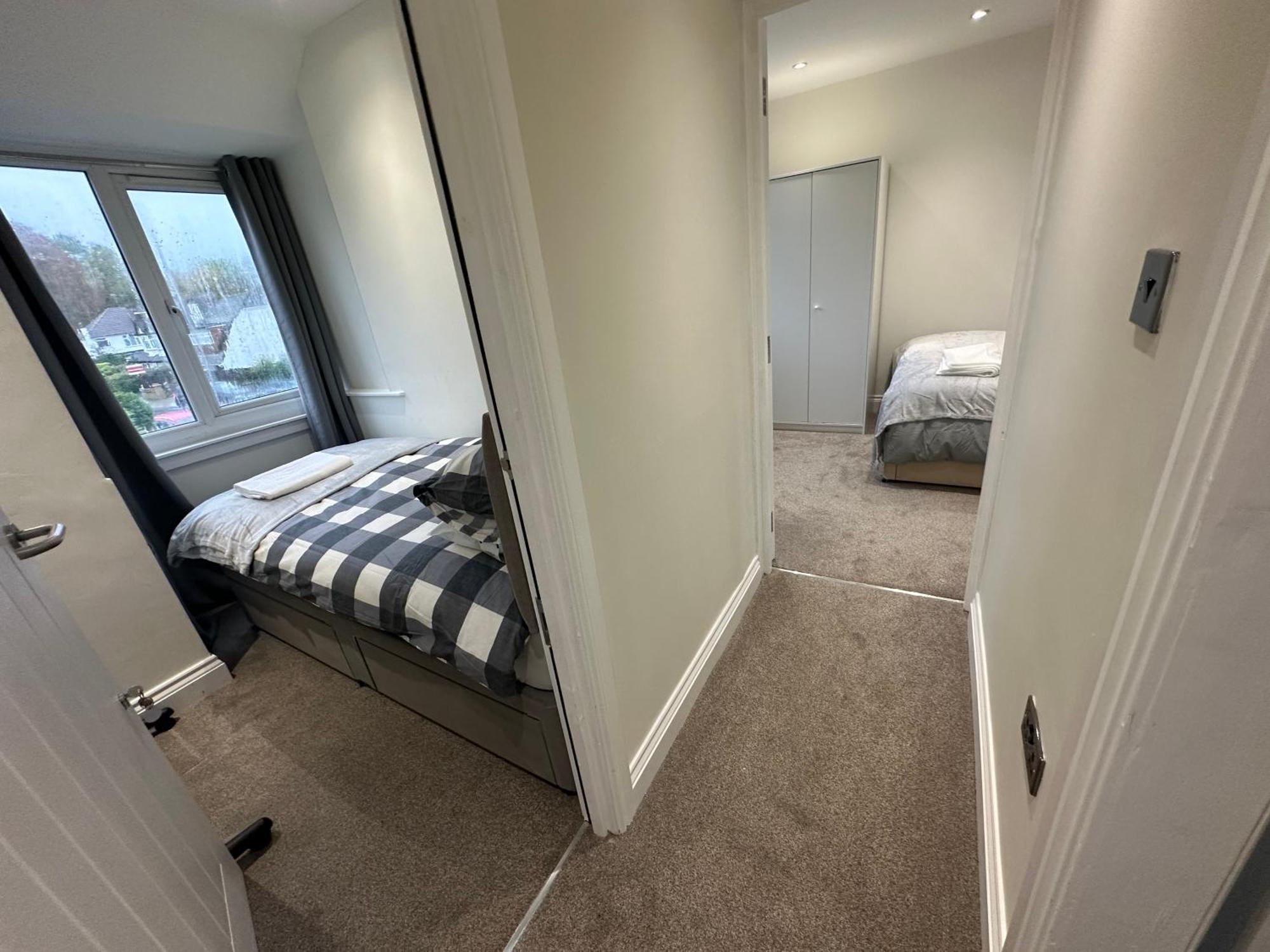 5 Bedroom House In Orpington Esterno foto