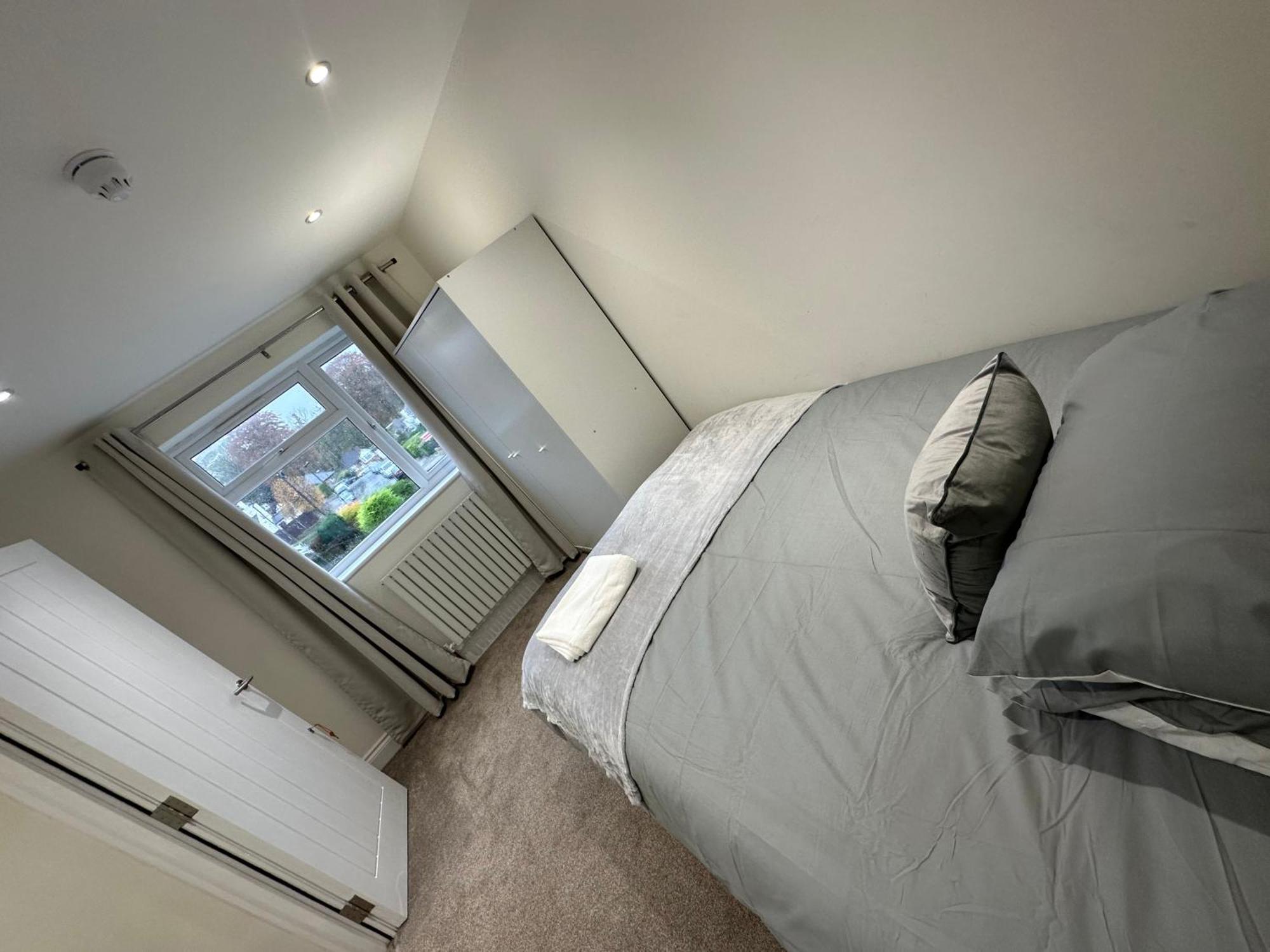 5 Bedroom House In Orpington Esterno foto