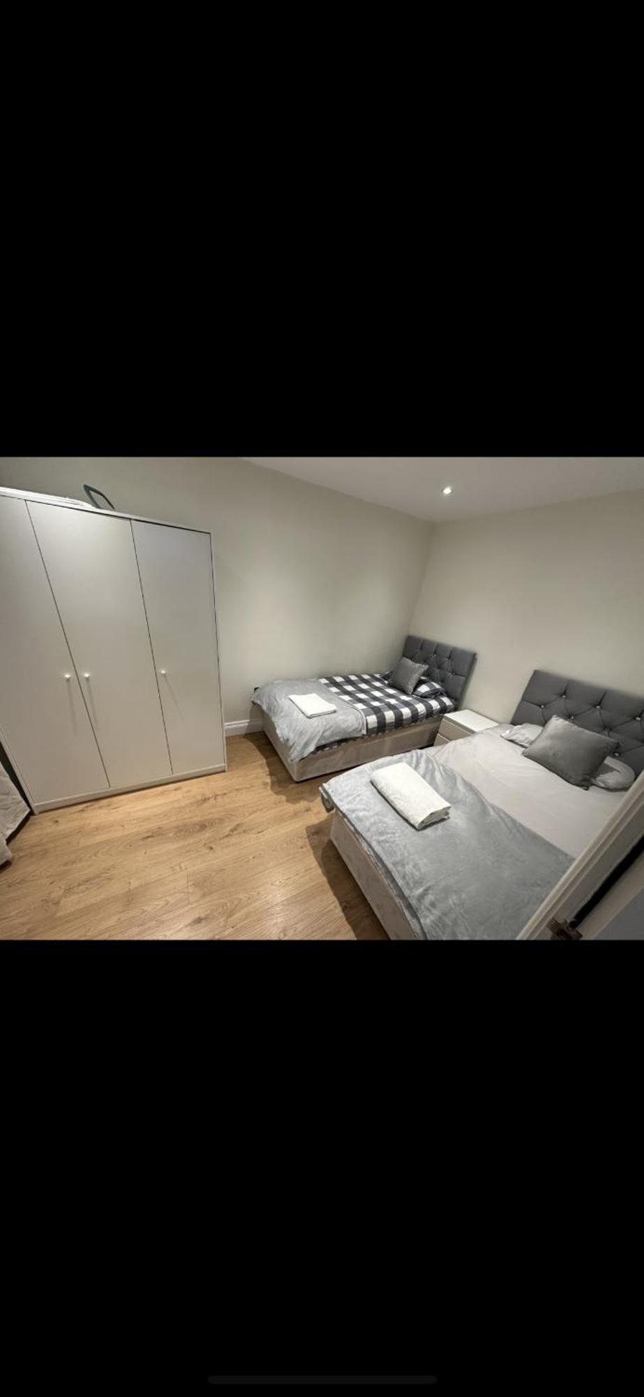 5 Bedroom House In Orpington Esterno foto