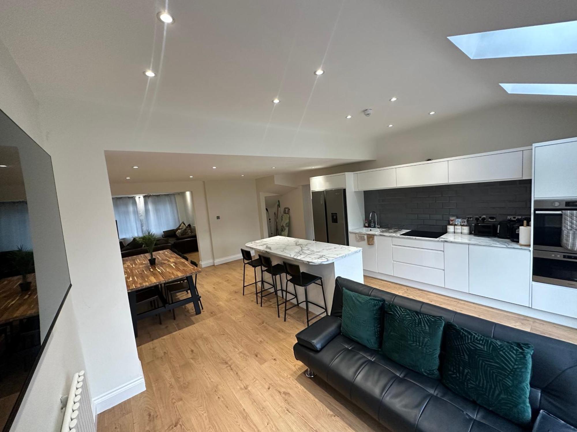 5 Bedroom House In Orpington Esterno foto