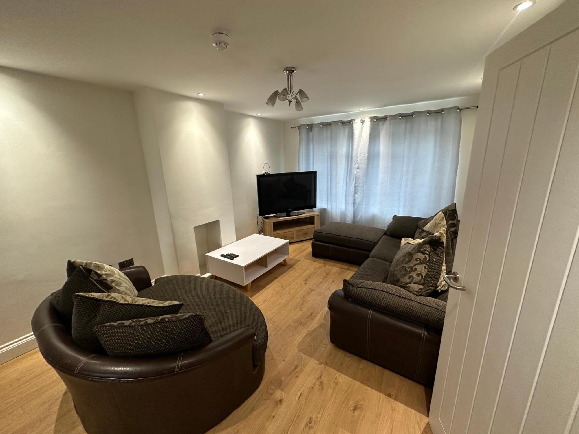 5 Bedroom House In Orpington Esterno foto